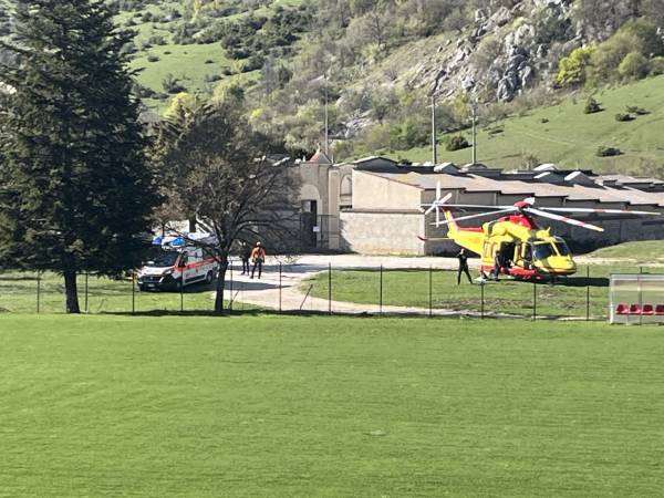 Ciclista settantenne cade dalla bici per malore lungo la S.R. 479 nei pressi delle “Fonticelle” di Villalago