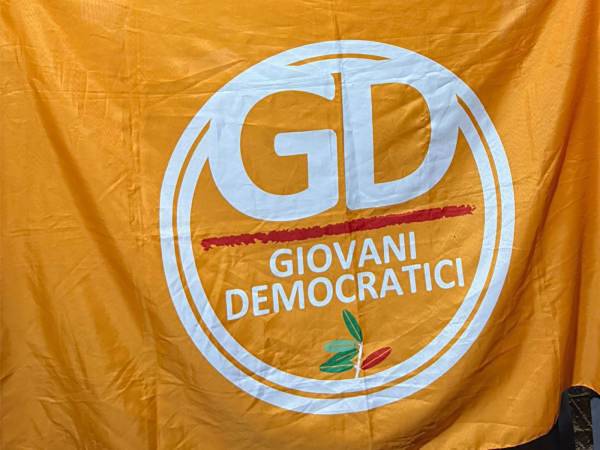 Scuola calo iscritti, Giovani Democratici: “Altro che narrazione trionfalistica, l’Abruzzo è in caduta libera”