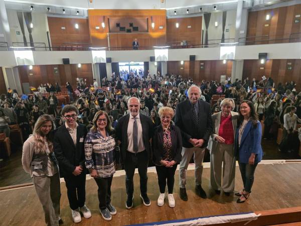 Pescara, mille studenti al Flaiano per l’Erasmus Day del Liceo Marconi