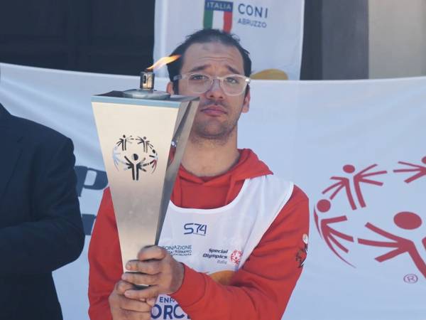Riparte il Torch Run: accesa a L’Aquila la Fiamma dei XLI Giochi Nazionali Estivi Special Olympics