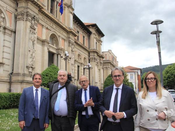 Bonelli ad Avezzano con Verdecchia e AVS: Tribunale, LFoundry e Riserva del Monte Salviano al centro dell’incontro