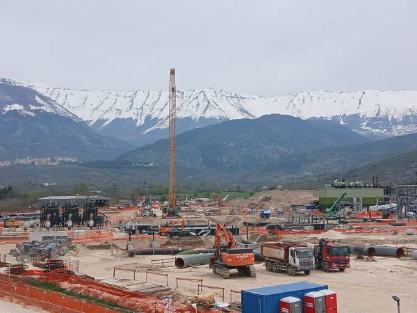 Richiesta di salvaguardare la salute degli animali e delle persone nell'area all'ingresso del cantiere Snam 