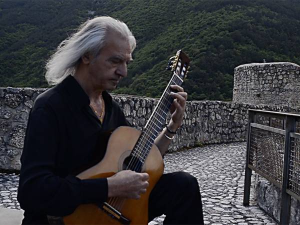 Presentazione del progetto audiovisivo "9 Danze per 9 Castelli" con musiche barocche per chitarra