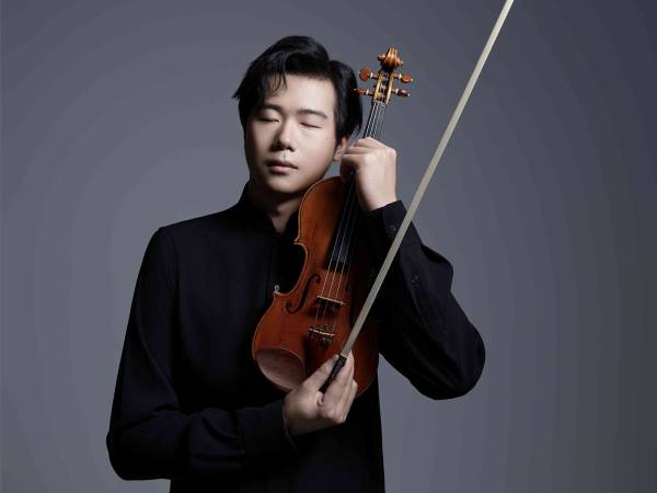 I Solisti Aquilani e il violinista Simon Zhu<br> Chiudono la rassegna Musica per la città