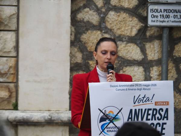 La lista “ANVERSA RINASCE” ha tenuto ieri un incontro pubblico in Piazza Belprato