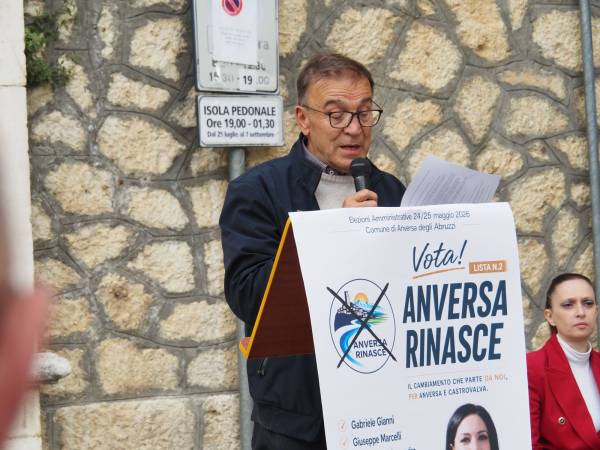 La lista “ANVERSA RINASCE” ha tenuto ieri un incontro pubblico in Piazza Belprato