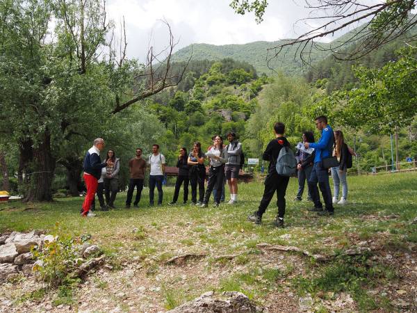 Con il prof. Enrico Miccadei lezione “a cielo aperto” al Lago di Scanno