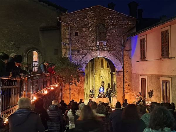 Alla “Porta della Croce” il primo appuntamento a Scanno della “Peregrinatio Mariae”