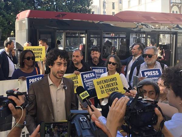 Presidio a Roma davanti al tribunale