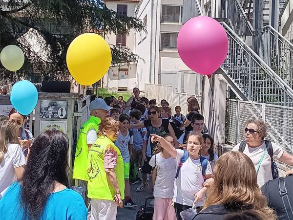 PEDIBUS, TRE ANNI DI PASSI CHE HANNO COSTRUITO UNA COMUNITÀ
