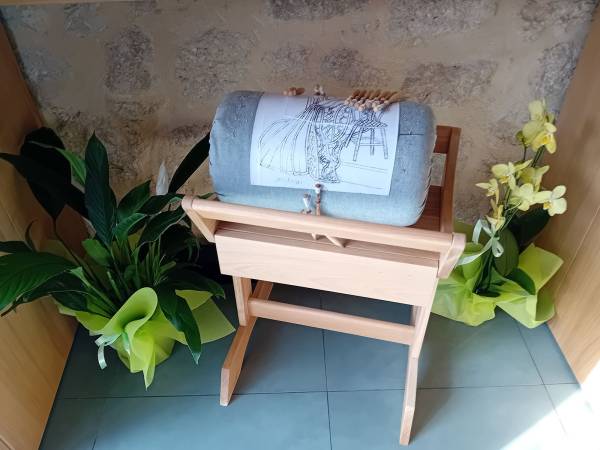 Aperto a Scanno un nuovo negozio del merletto a tombolo