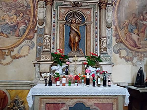 Oggi festa di San Giovanni Battista: tradizione del vino benedetto a Scanno