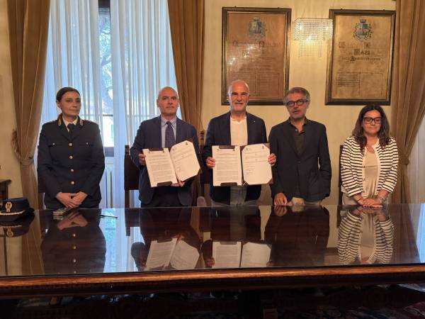 Violenza di genere, firmato il Protocollo d'Intesa tra Comune e Questura per i percorsi di recupero