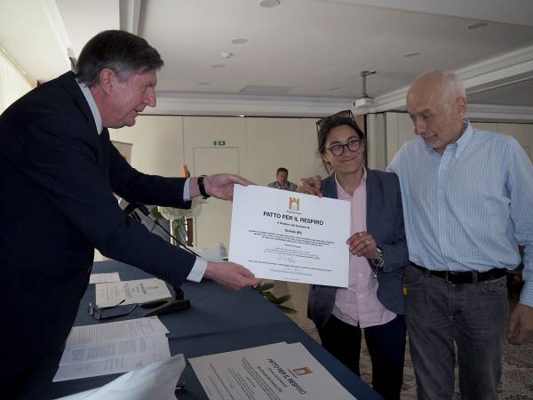 A Scanno cerimonia di firma del “Patto del Respiro”  dei Comuni che hanno aderito alla rete nazionale dei “Borghi del Respiro” per il 2026
