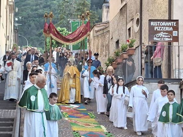 Grande partecipazione alle celebrazioni per il Corpus Domini