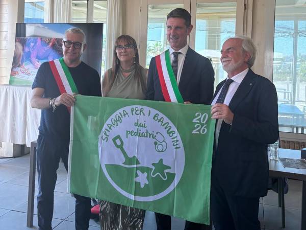 Pescara riceve la Bandiera Verde, spiaggia a misura di bambini