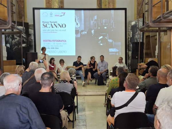 Inaugurata la mostra fotografica di Renzo Tortelli: "Scanno: uno dei più bei ricordi”