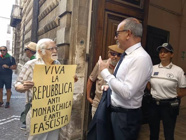   TIRABASSI,  UN INGENUO O UNO CHE NON CONOSCE NEPPURE l’ABC DELLA DEMOCRAZIA?