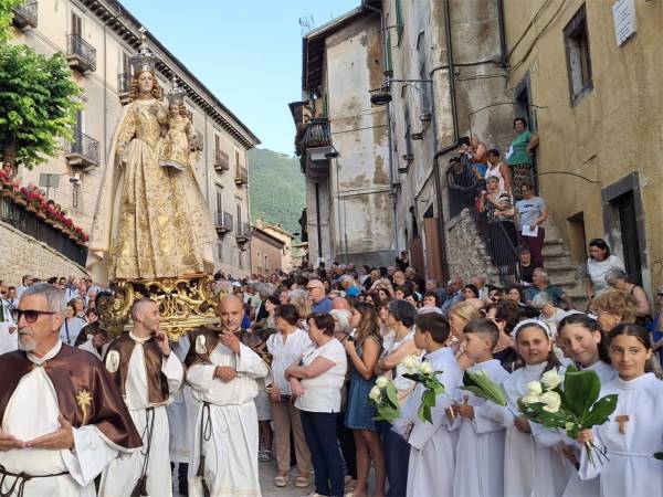 Festeggiata a Scanno la Madonna del Carmine con grande partecipazione di fedeli