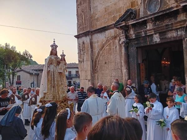 Festeggiata a Scanno la Madonna del Carmine con grande partecipazione di fedeli