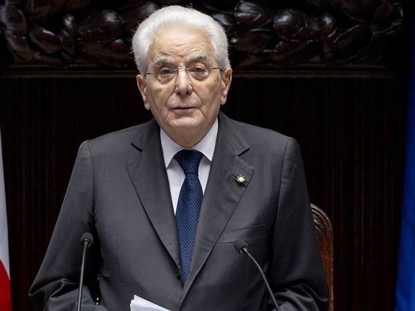 Via D'Amelio, Mattarella: «Borsellino e Falcone simboli della riscossa civile del Paese»