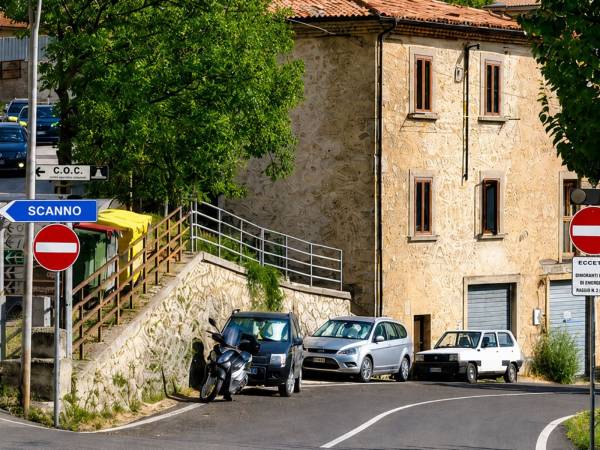 La nuova segnaletica all’ingresso sud di Scanno