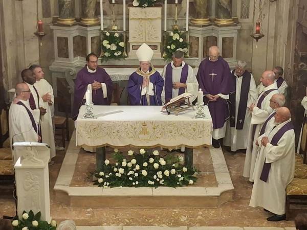 Celebrata da Mons. Antonio Arienzale la Santa Messa in suffragio dei defunti della Confraternita di Maria SS. delle Grazie