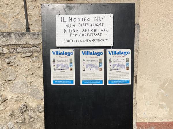 La notte Bianca del libro a Villalago stigmatizza la distruzione dei libri antichi e rari per addestrare l’intelligenza artificiale