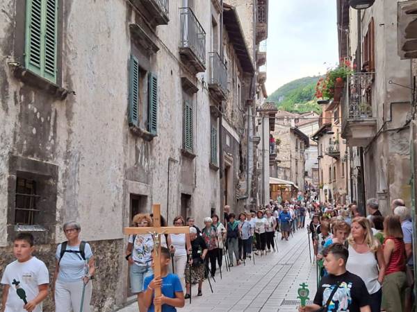 Scanno: il ritorno dei pellegrini da Gallinaro nel segno di San Gerardo