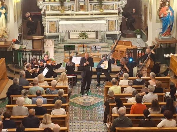 Scanno: successo di pubblico e critica per il concerto vivaldese nella Chiesa di Sant’Antonio