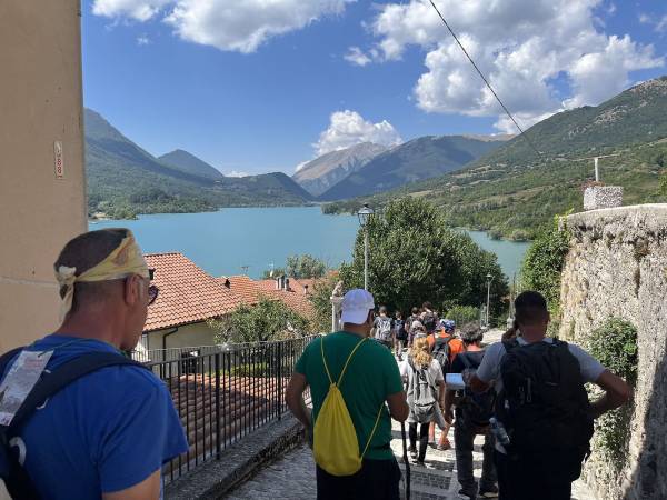 UN ABBRACCIO FRATERNO TRA FORNELLI E VILLALAGO