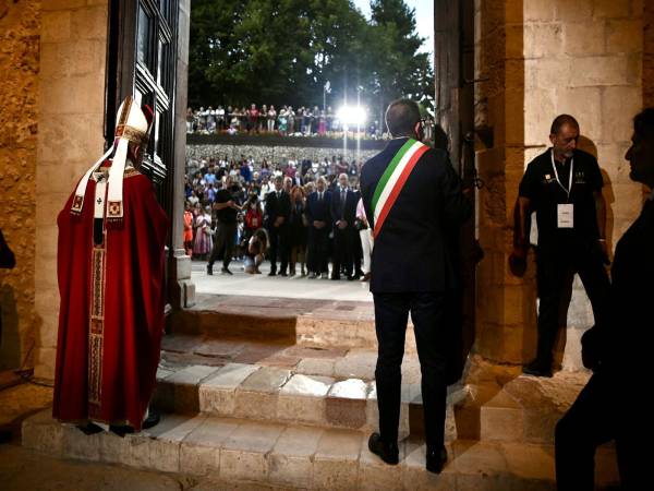 Perdonanza: chiusa la Porta Santa la Bolla fa ritorno a Palazzo Margherita
