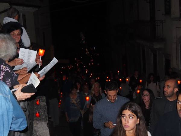 A VILLALAGO UNA SUGGESTIVA FIACCOLATA PER LA FESTA DELLA MADONNA ADDOLORATA