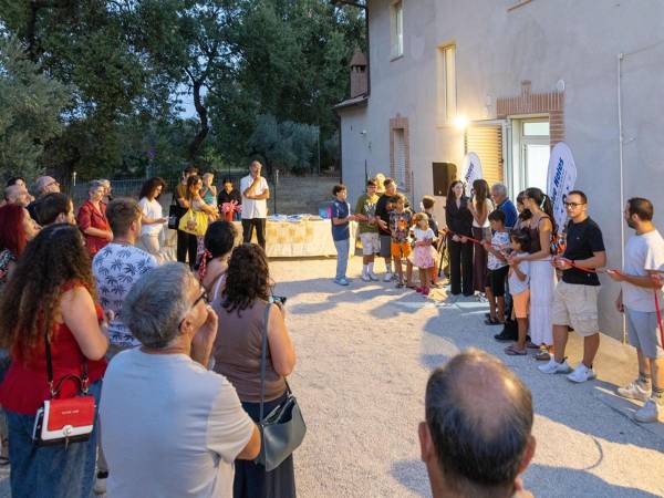 A Cepagatti si accende la musica, taglio del nastro per la nuova casa di A.M.A. by Blue Notes