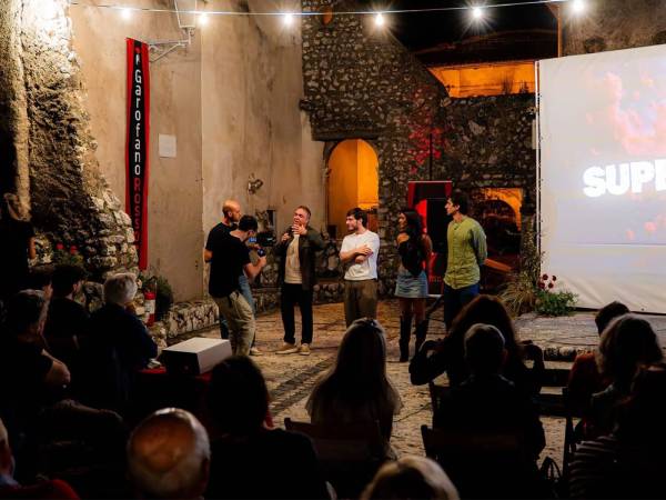 GAROFANO ROSSO FILM FESTIVAL 2026, SI SPENGONO I RIFLETTORI SULLA SESTA EDIZIONE