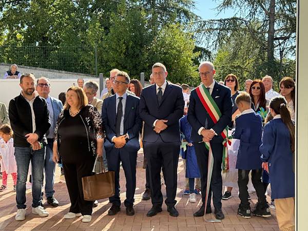 MENTRE NAVELLI INAUGURA LA NUOVA SCUOLA SCANNO HA PROBLEMI CON LA VECCHIA SEDE DELL’INFANZIA