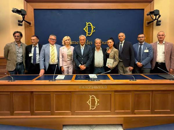 Il libro “Tenet, Itinerari dell'Aqua per la Pace” presentato alla Camera dei deputati