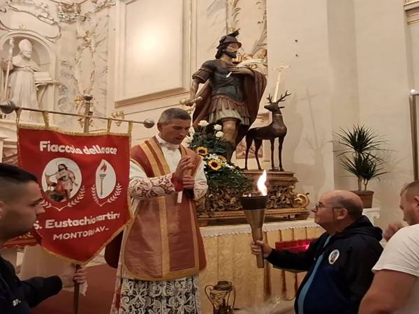 SCANNO E MONTORO NEL SEGNO DI SANT’EUSTACHIO: ACCESA LA 44ª FIACCOLA DELLA PACE