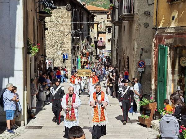Fede, tradizione e commozione a Scanno per i solenni festeggiamenti di Sant’Eustachio Martire