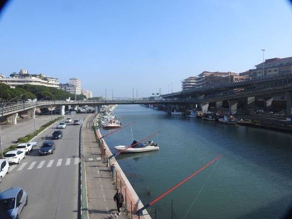 Pescara sospesa tra cielo e Adriatico: il Ponte del Mare il suo cuore pulsante